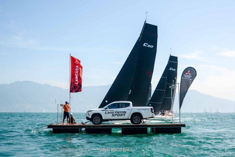 Mitsubishi L Triton Sport Invade A Semana De Vela De Ilhabela E